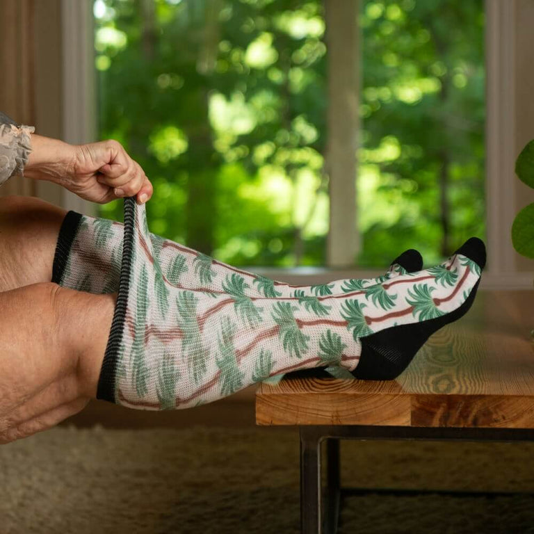 Desert Palms EasyStretch™ Socks