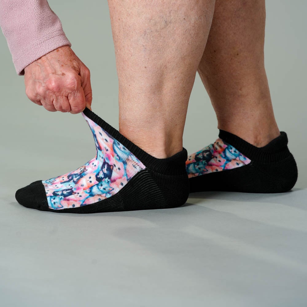 Viasox Flower Cats Ankle Socks detail close-up