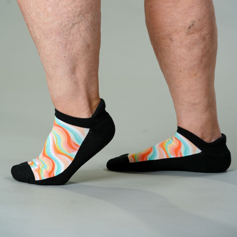 Viasox Pastel Waves Ankle Socks stretched display