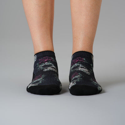 Skulls and Roses Ankle Compression Socks
