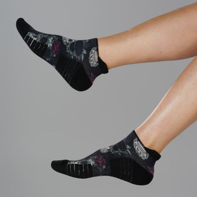 Skulls and Roses Ankle Compression Socks