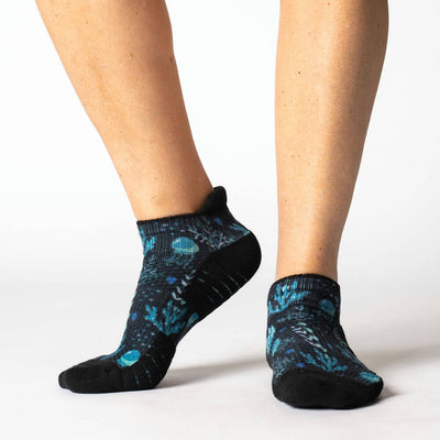 Viasox Jellyfish Blues Ankle Compression Socks detail close-up