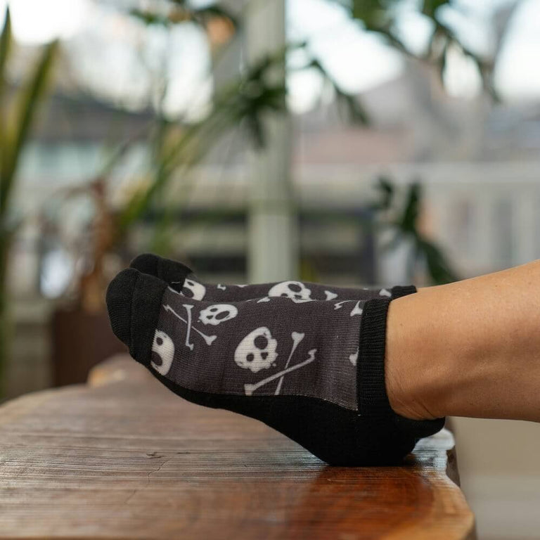 Skull & Bones Ankle Socks